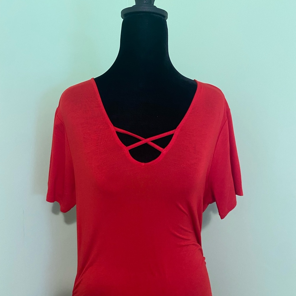 Elegant Red Maxi Dress - Picture 2 of 5